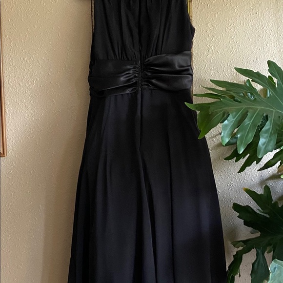 Host Pick ๐ Cunnected Cocktail Dress w Satin Sash - Picture 4 of 8